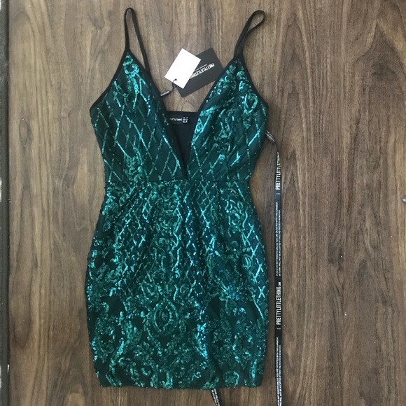 emerald green dress sequin
